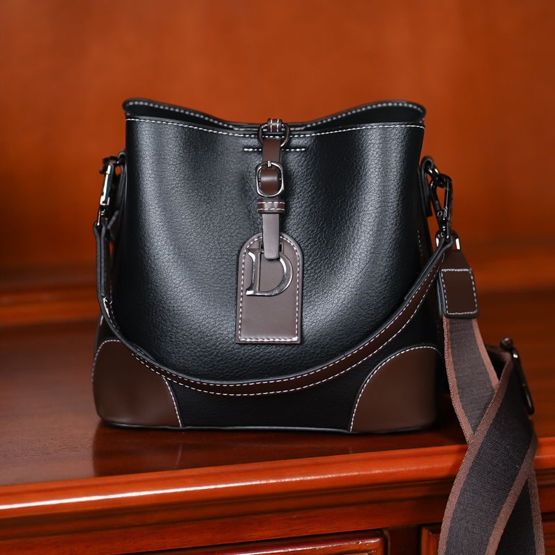 Nové trendy crossbody kabelky pro rok 2026